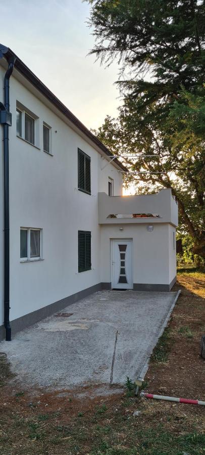 Apartment Brigitte Vrsi Exterior foto