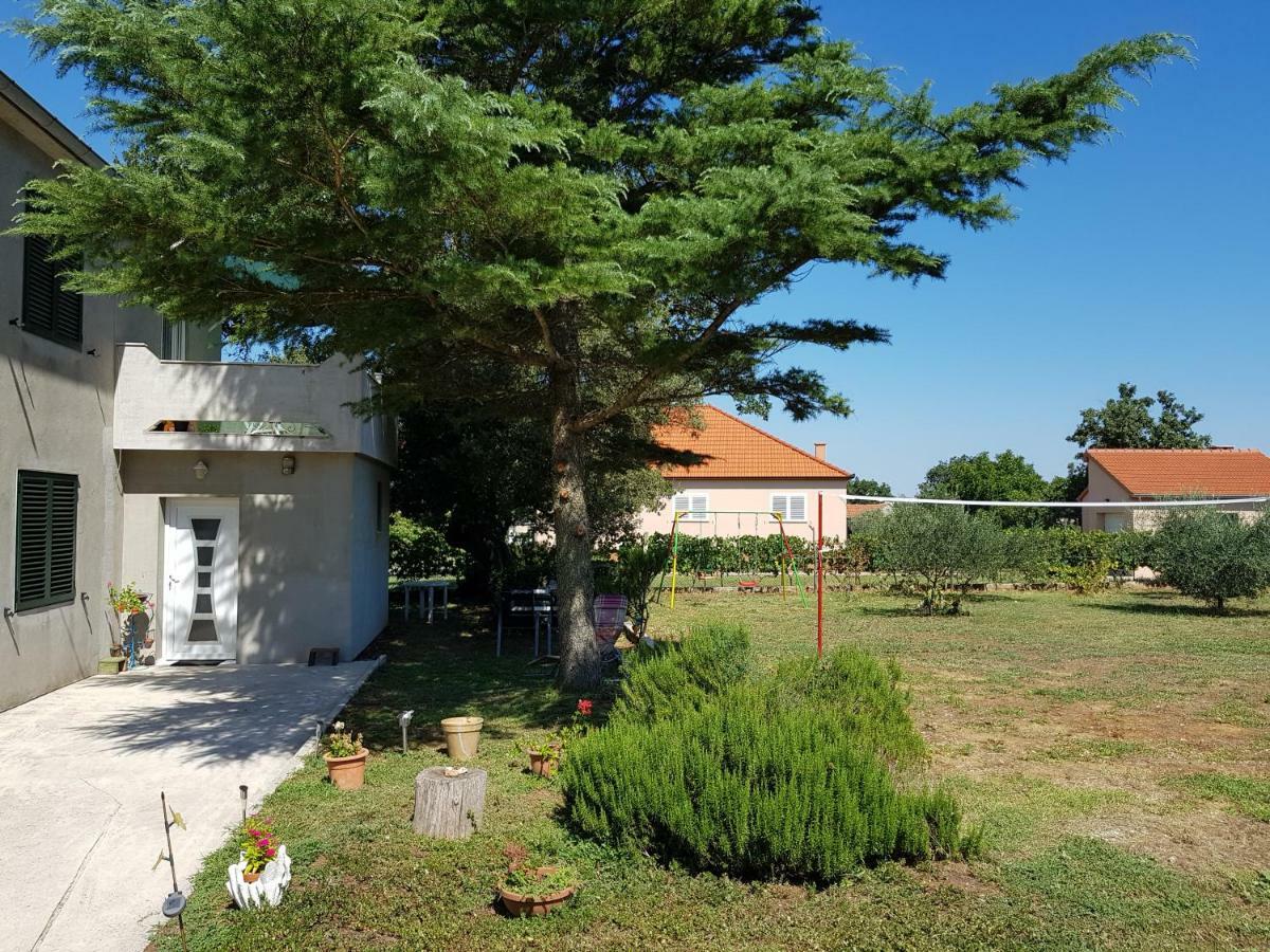 Apartment Brigitte Vrsi Exterior foto